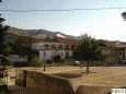 Vistas hacia el pueblo y la montaña  en Cilleros, Sierra de Gata