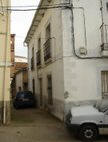 Callejuelas del casco antiguo en Torrecilla de los Ángeles, en Sierra de Gata. Cáceres, Extremadura.