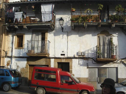 Casas de la Plaza en Torre de Don Miguel en Sierra de Gata, Cáceres, Extremadura.