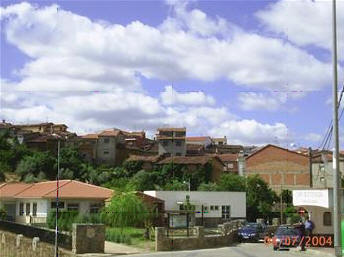 A la entrada de Cadalso, en Sierra de Gata, Extremadura